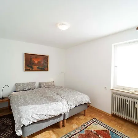 Ferienwohnung Im Haus Lotus Mit Grossem Balkon Und Garten Bad Urach Exterior photo