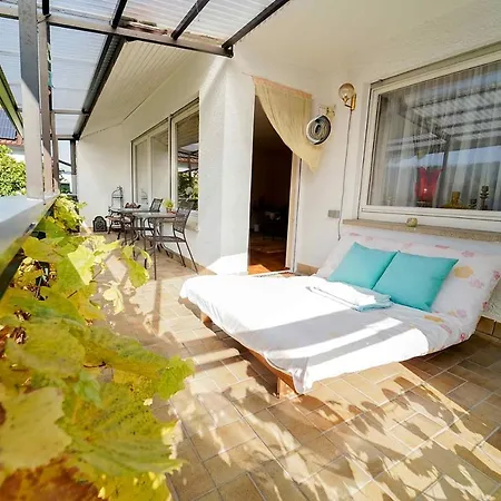 Ferienwohnung Im Haus Lotus Mit Grossem Balkon Und Garten Bad Urach Exterior photo